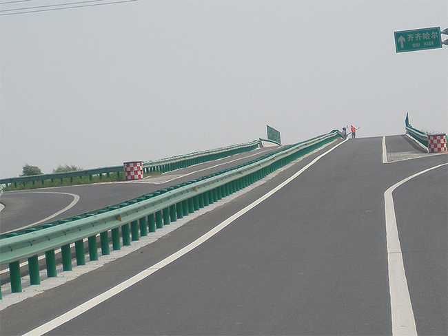 萍乡高速公路护栏的材质与规格