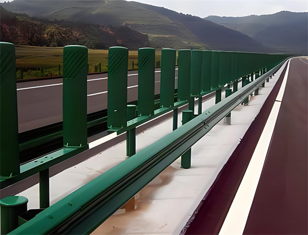 萍乡三波护栏板在高速公路的应用